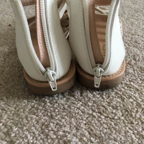 Miss Dynasty’s Girl’s Zip-Heel Sandals - Picture 6 of 6